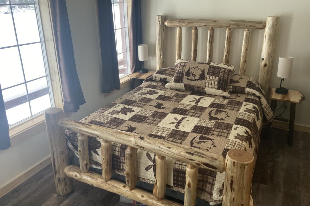 5 Bedroom Cabin Sleeps 14 Keweenaw Waters Resort