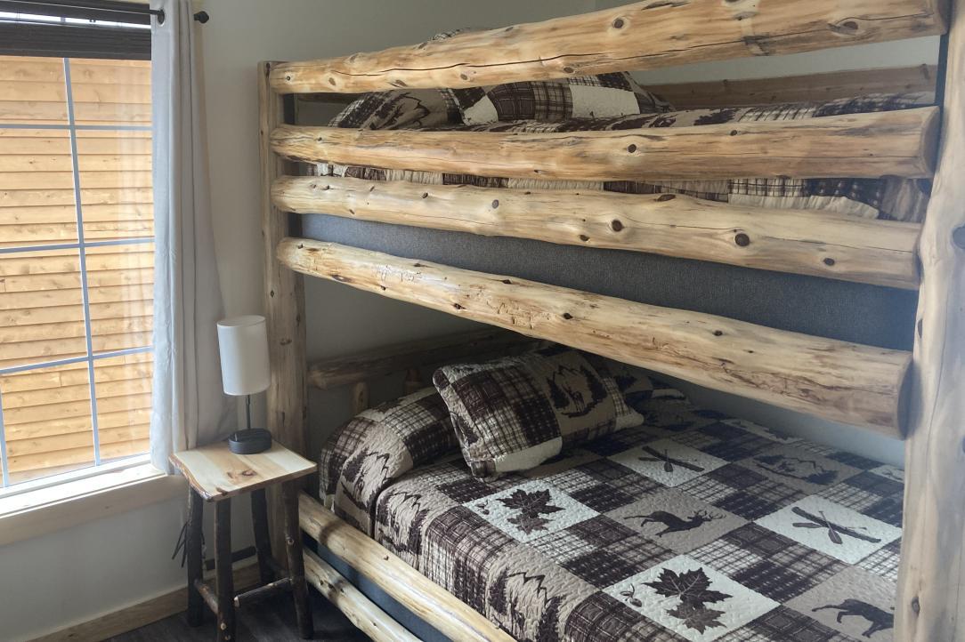 5 Bedroom Cabin Sleeps 14 Keweenaw Waters Resort