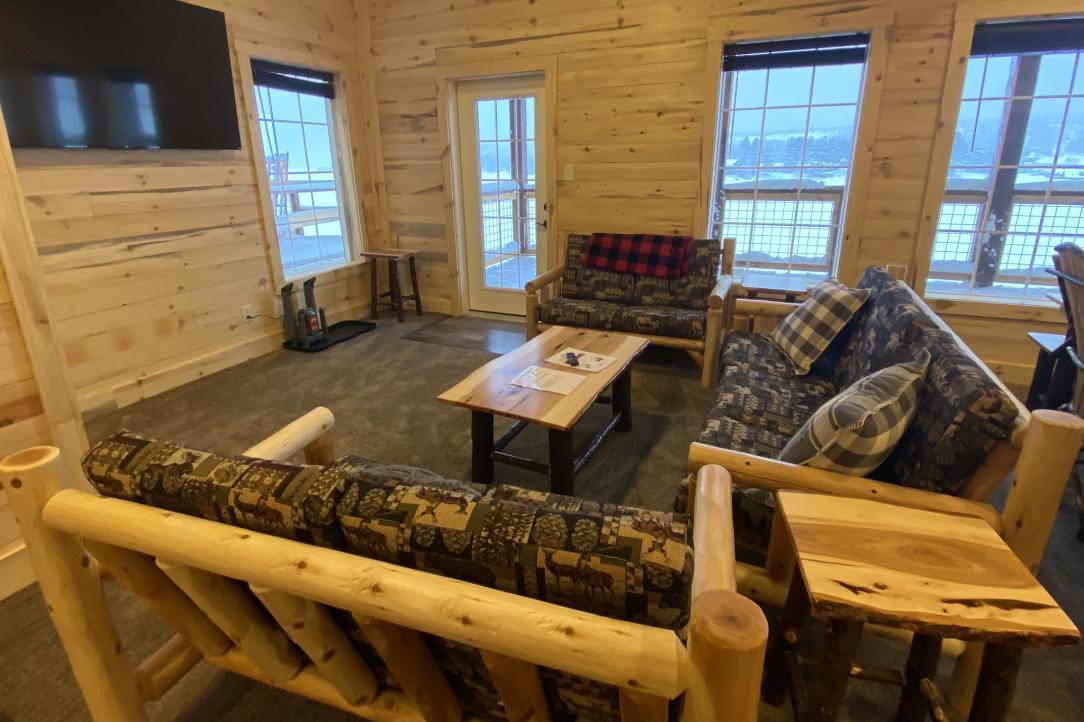 5 Bedroom Cabin Sleeps 14 Keweenaw Waters Resort