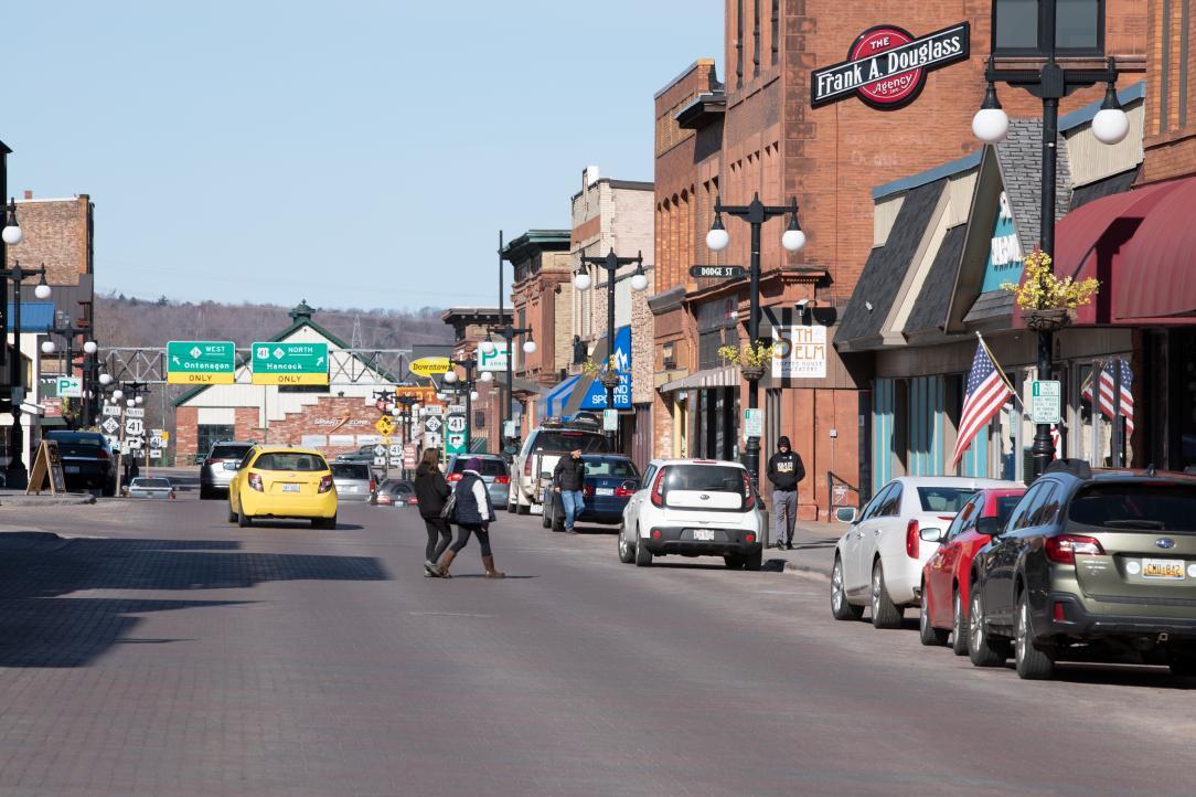 proximity to downtown Houghton 